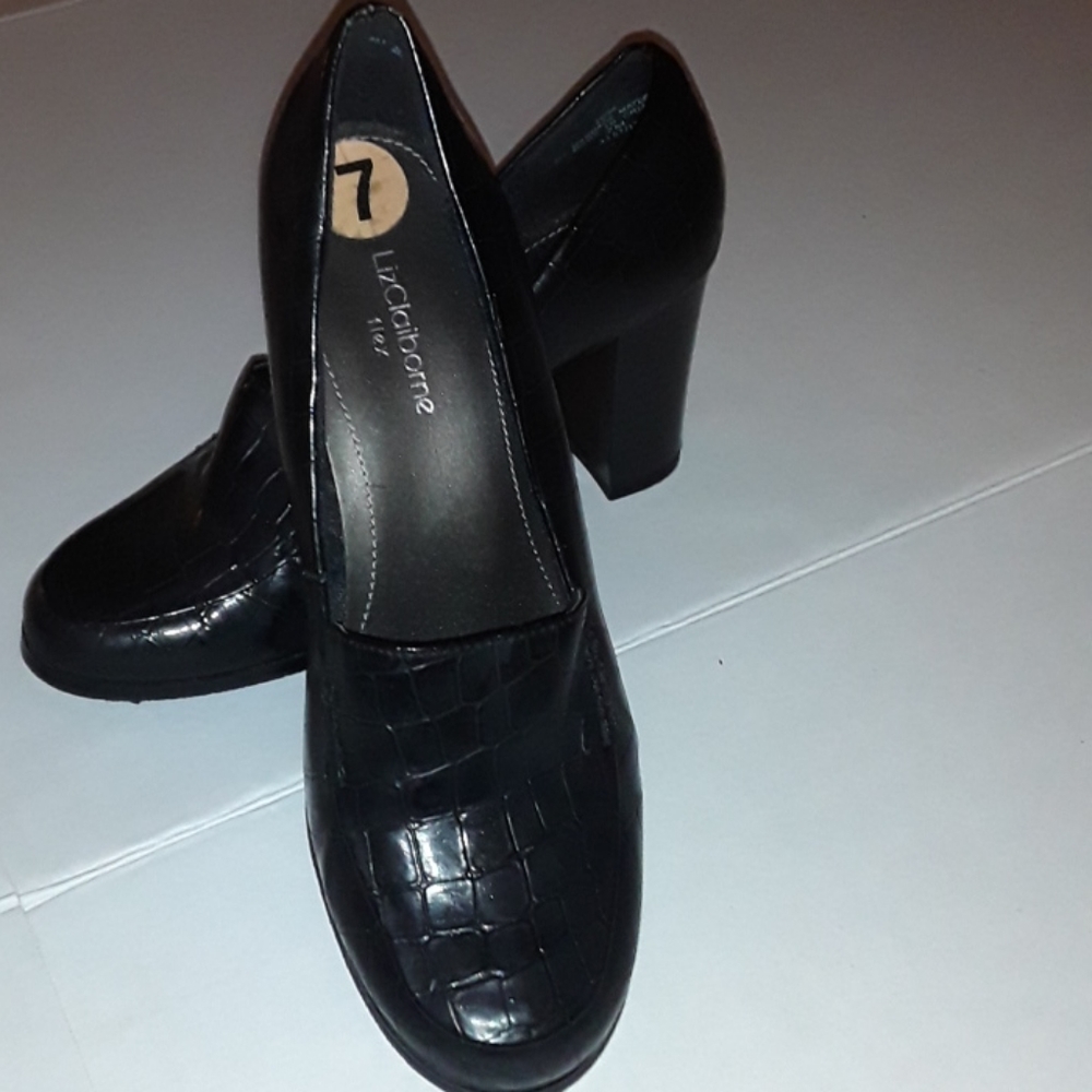 BLACK ALLIGATOR LOOK SQUARE HEEL